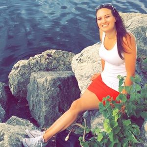 Meet your Posher, Amanda